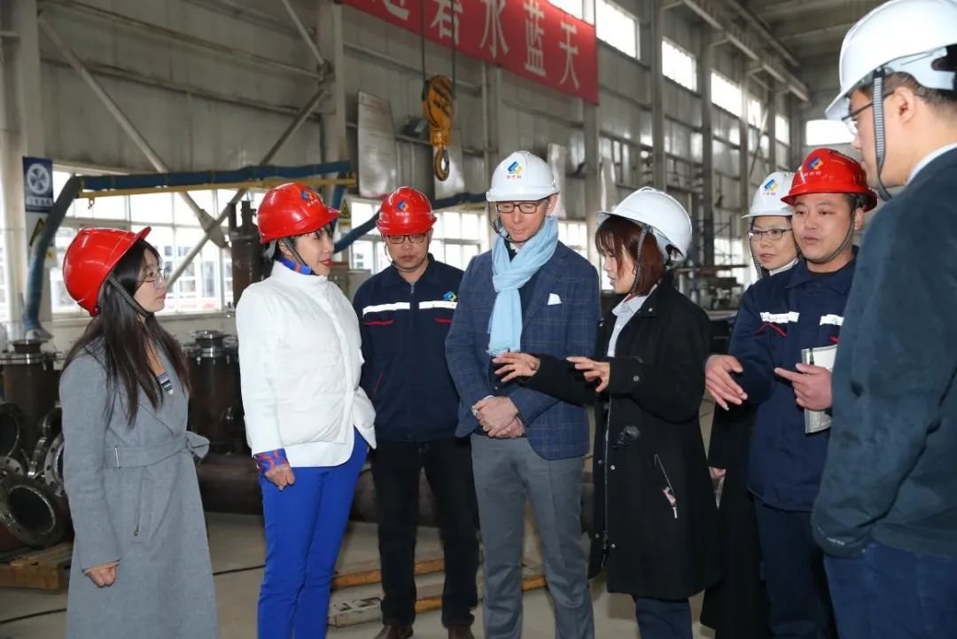 精誠(chéng)合作 攜手啟航--?？松梨诨葜菀蚁┮黄陧?xiàng)目設(shè)備啟運(yùn)儀式圓滿(mǎn)成功！